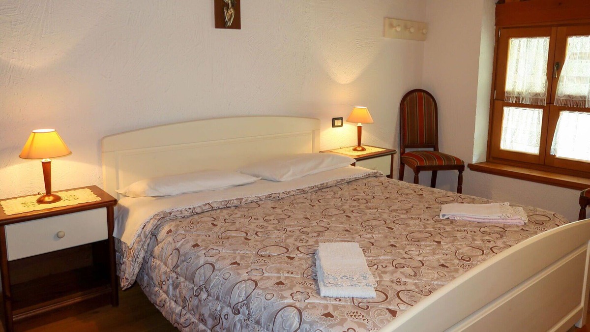 Calceranica al Lago Apartment | Nice apartment for 4 people with TV, patio, pets allowed and parking