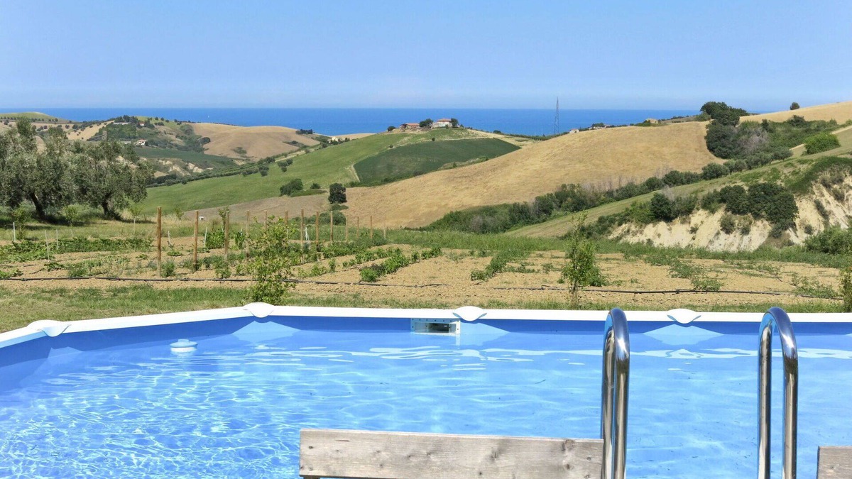Cologna Spiaggia Villa | Nice apartment in villa with pool, hot tub, A/C, WIFI, TV, patio, pets allowed and panoramic view