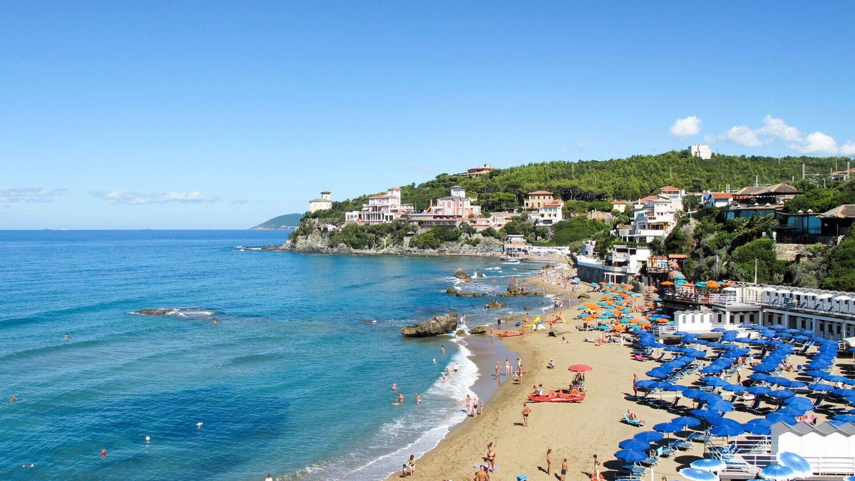 Castiglioncello Villa | Nice apartment in villa for 4 people with A/C, WIFI, TV, terrace, pets allowed and parking