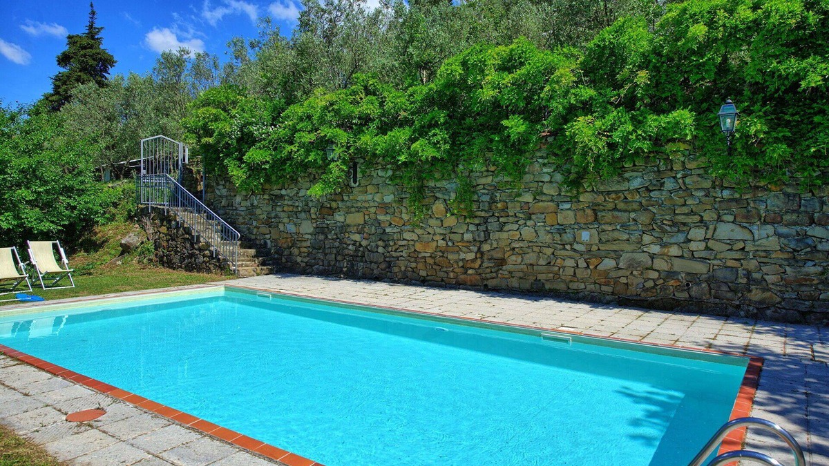 Greve in Chianti Apartment | Nice apartment for 5 people with WIFI, pool, TV and pets allowed, close to Greve In Chianti