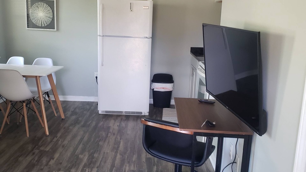 Valparaiso Apartment | Nice apartmen 15 minutes to the Emerald Coast beaches.