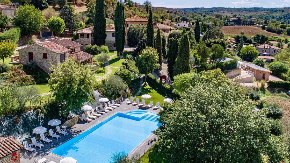 Popoltaio-Schiacciato Villa | Nice apartment in villa for 8 people with A/C, pool, WIFI, TV and patio