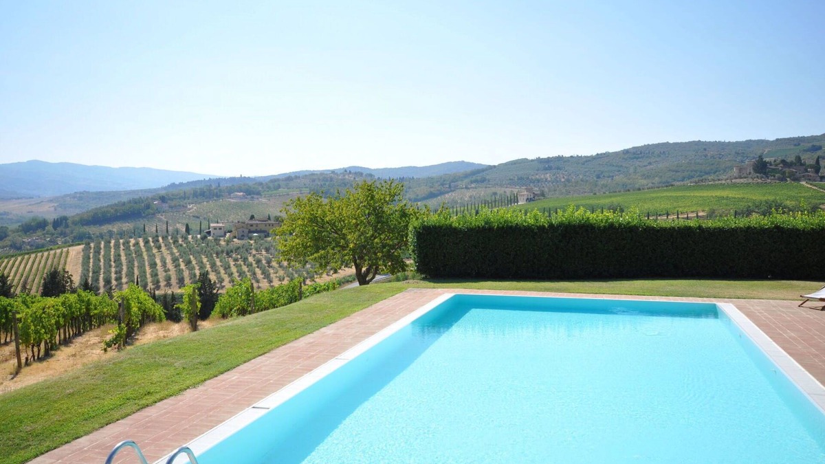 San Casciano in Val di Pesa Apartment | Nice apartment with WIFI, pool, TV, pets allowed and panoramic view, close to Greve In Chianti