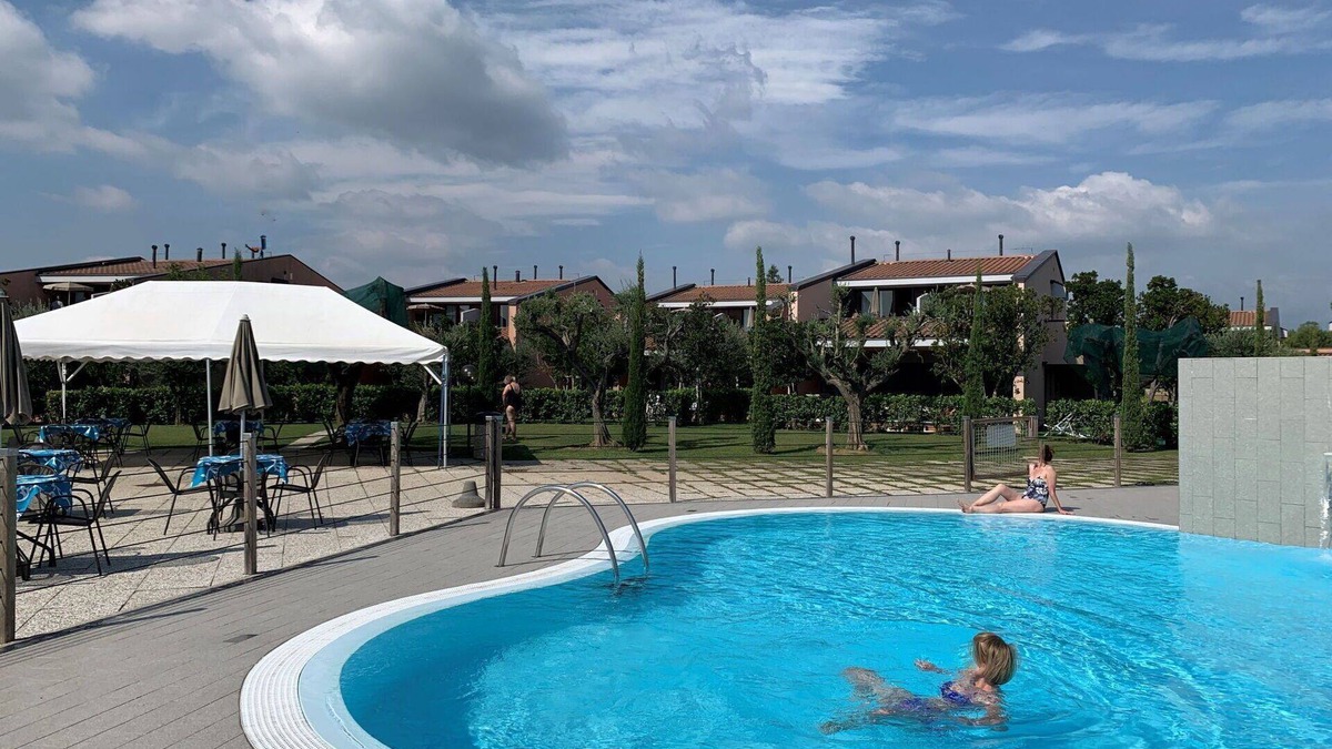 Moniga del Garda Apartment | Nice apartment for 2 people with pool, WIFI, A/C, TV, balcony and pets allowed