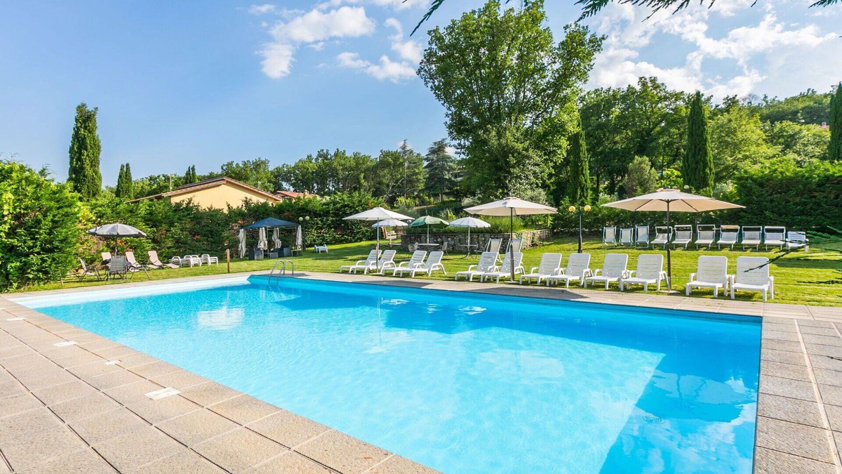 Badia Agnano Apartment | Nice apartment for 29 people with WIFI, private pool, TV, patio, pets allowed and panoramic view
