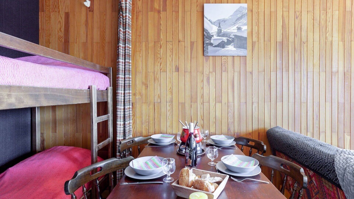 La Toussuire Apartment | Nice apartment for 4 guests with WIFI, TV and balcony