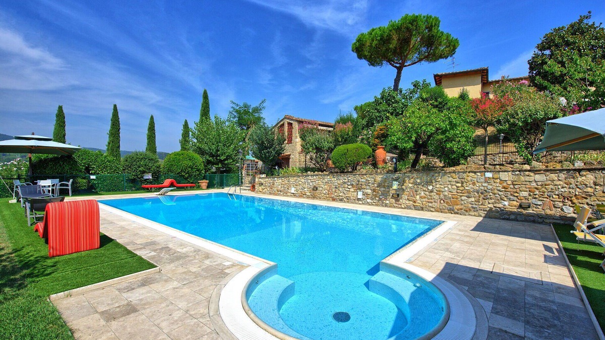 San Gimignano Apartment | Nice apartment for 2 people with A/C, WIFI, pool, TV and panoramic view