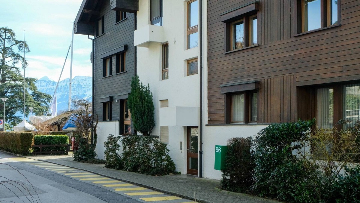 Spiez Apartment | Nice apartment for 2 guests with WIFI, TV, balcony and parking