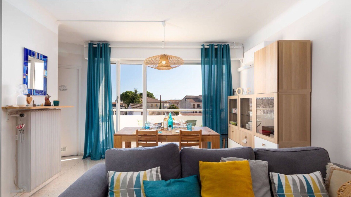 Lunel Apartment | Nice apartment for 2 guests with A/C, WIFI, TV and terrace
