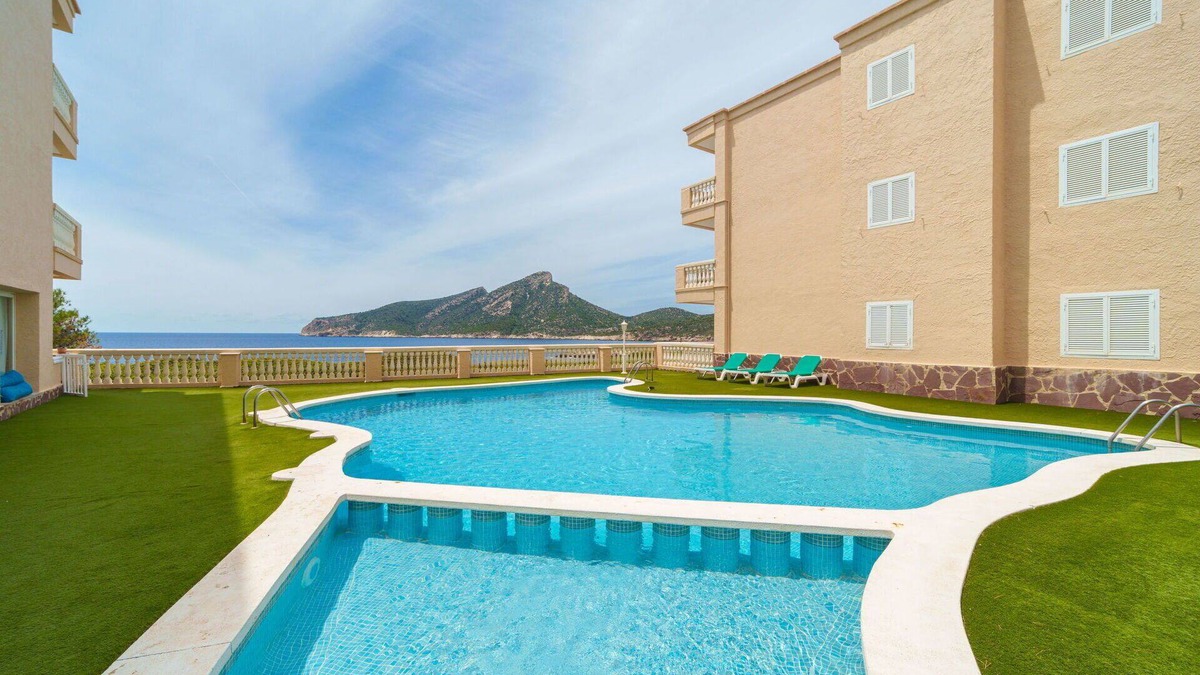 Andraitx Apartment | Nice apartment for 2 people with A/C, pool, WIFI, TV and balcony