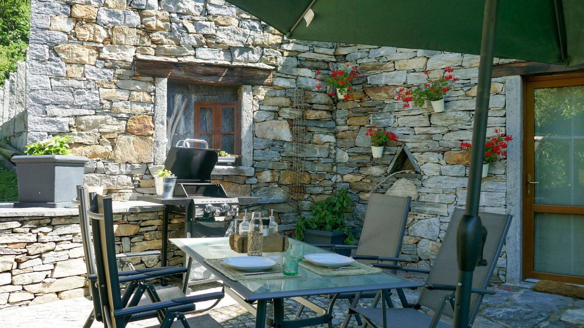 Malvaglia-dagro Apartment | Nice apartment for 3 guests with WIFI, TV and patio