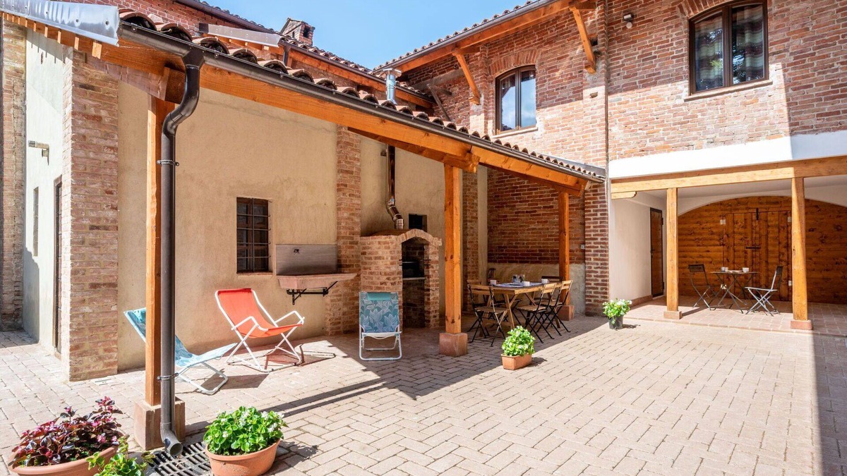 Mondovi Apartment | Nice apartment for 3 people with WIFI, TV, patio and pets allowed