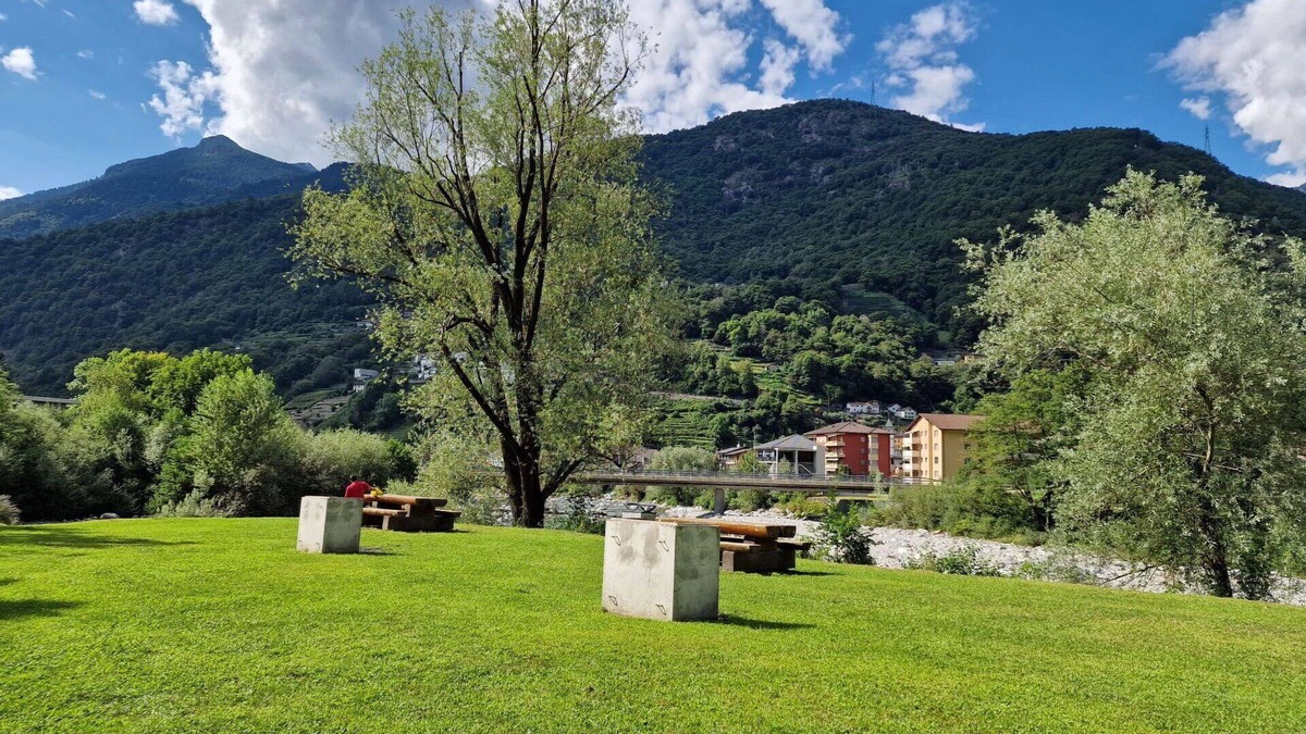 Roveredo Apartment | Nice apartment for 4 people with terrace, panoramic view and parking