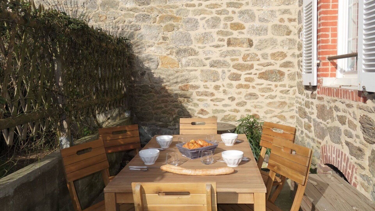 Saint-Igneuc Apartment | Nice apartment for 4 guests with WIFI, TV and terrace