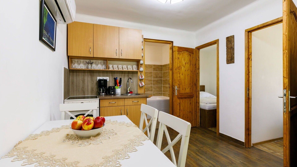 Fonyodliget Apartment | Nice apartment for 4 guests with A/C, WIFI, TV, terrace and pets allowed