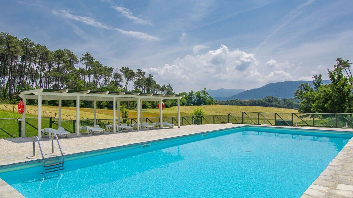 Vicopelago Apartment | Nice apartment for 4 guests with A/C, pool, TV, patio, pets allowed and panoramic view