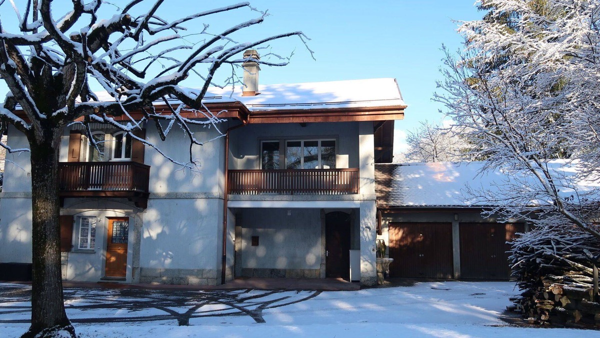 Les Posses-sur-Bex Apartment | Nice apartment for 4 guests with WIFI, TV, balcony and panoramic view