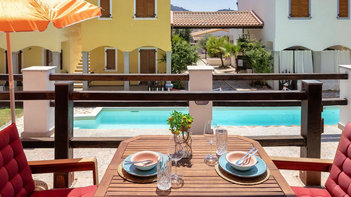Viddalba Apartment | Nice apartment for 4 people with A/C, pool, TV, terrace, pets allowed and parking