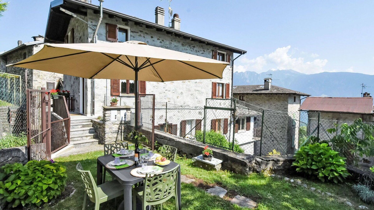 Civo Apartment | Nice apartment for 4 people with WIFI, TV, balcony, pets allowed and parking
