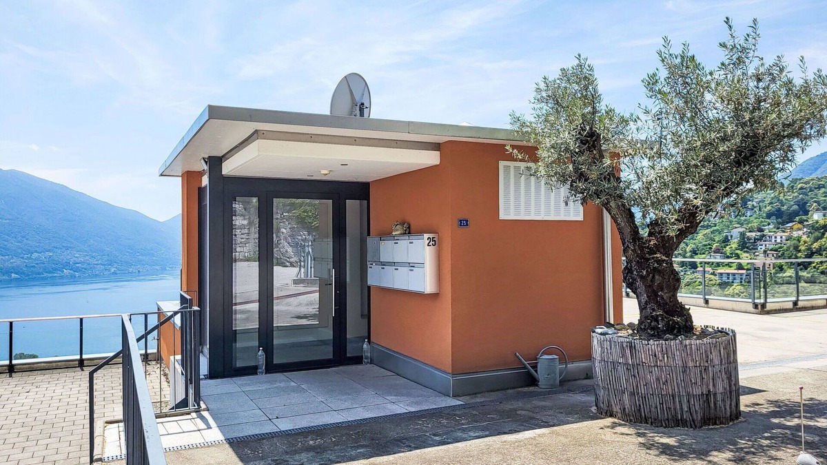 Gordola Apartment | Nice apartment for 4 people with WIFI, patio, pets allowed and panoramic view