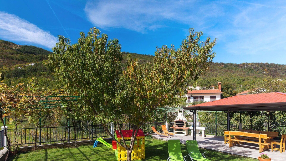 Martina Apartment | Nice apartment for 4 people with A/C, WIFI, TV and terrace