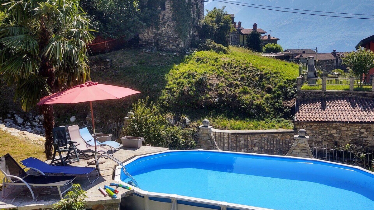 Sorico Apartment | Nice apartment for 4 people with A/C, WIFI, pool, TV, terrace and pets allowed