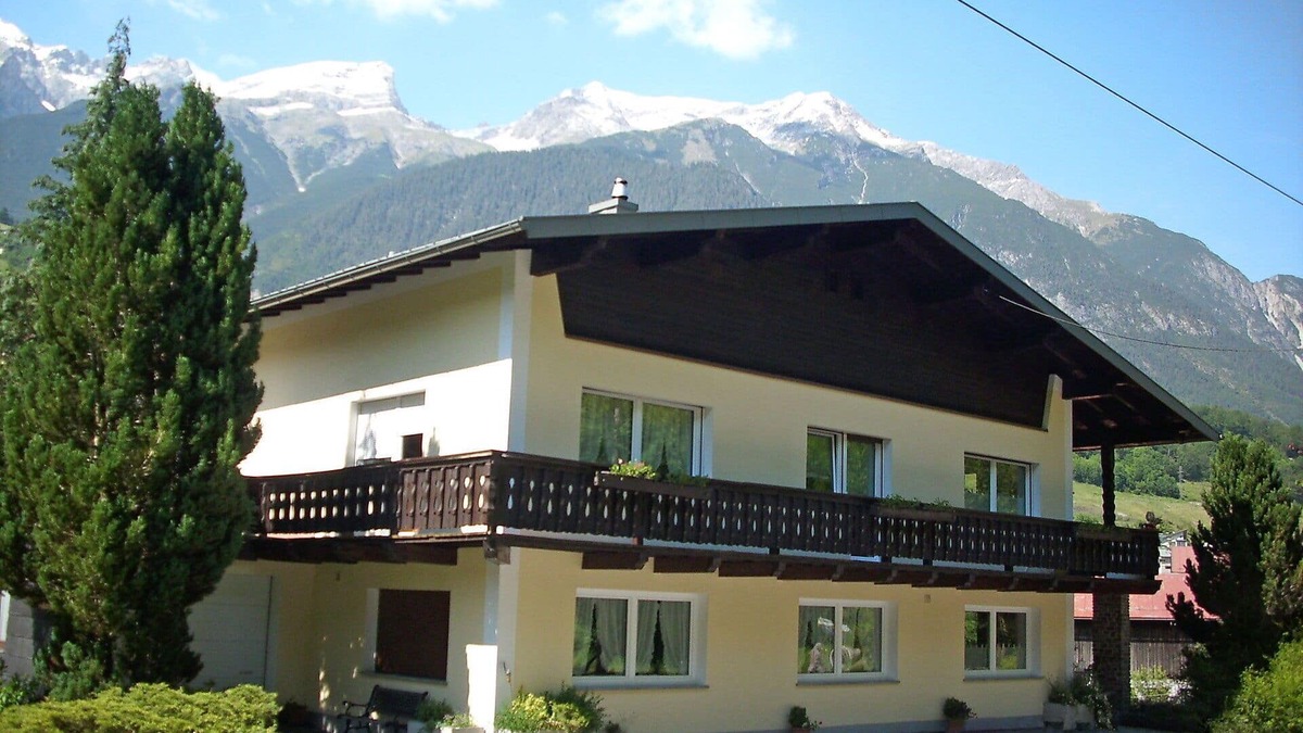 Pians Apartment | Nice apartment for 4 people with WIFI, TV, patio, pets allowed and panoramic view