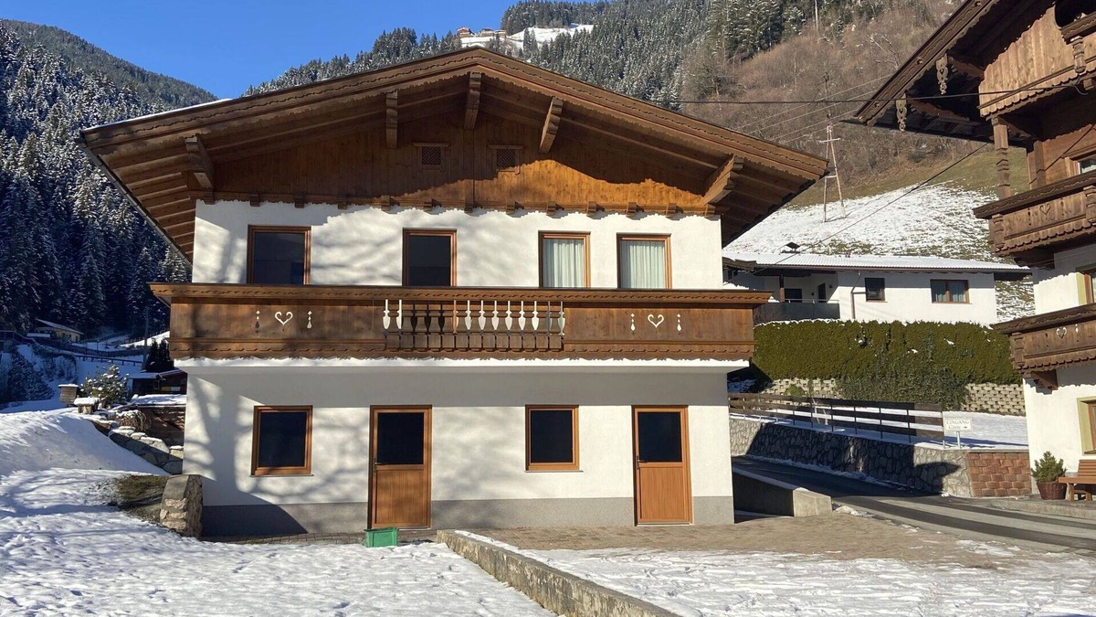 Schwendau Apartment | Nice apartment for 5 people with WIFI, TV and balcony