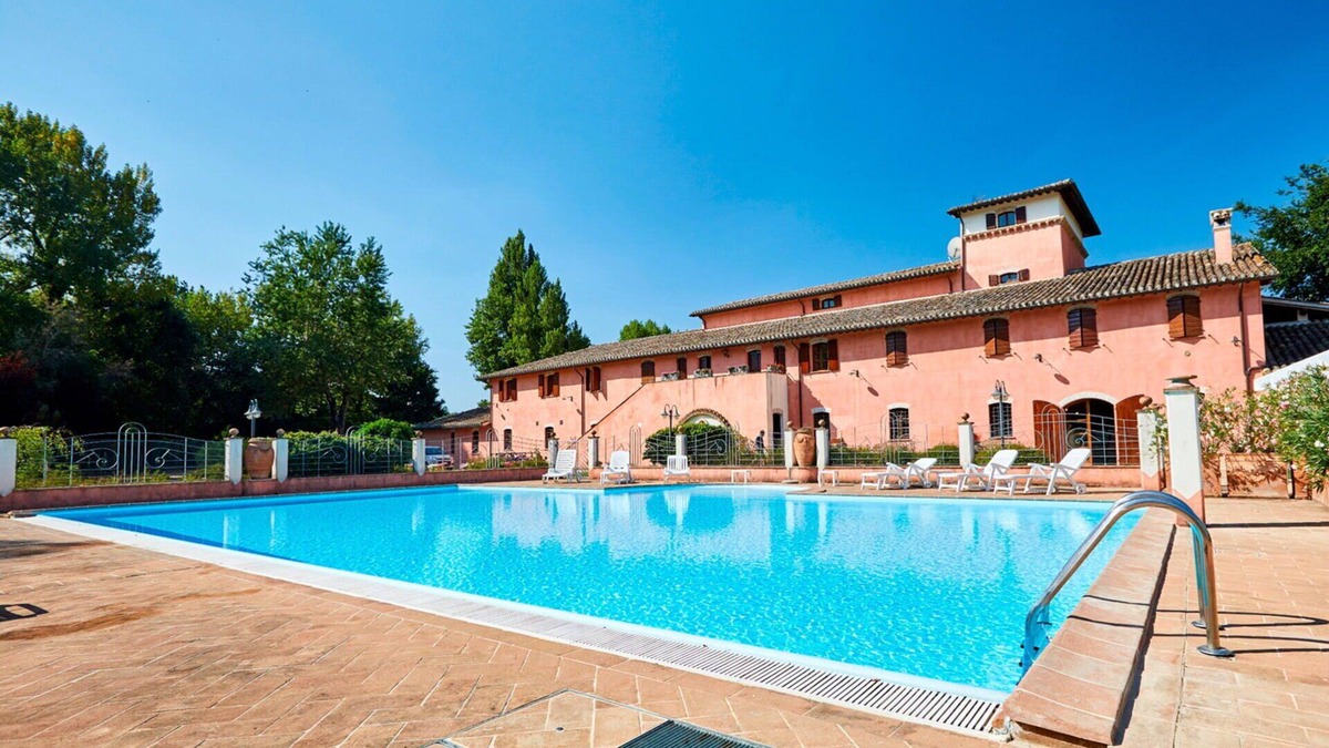 San Brizio Apartment | Nice apartment for 5 guests with WIFI, pool, TV, balcony and pets allowed, close to Spoleto