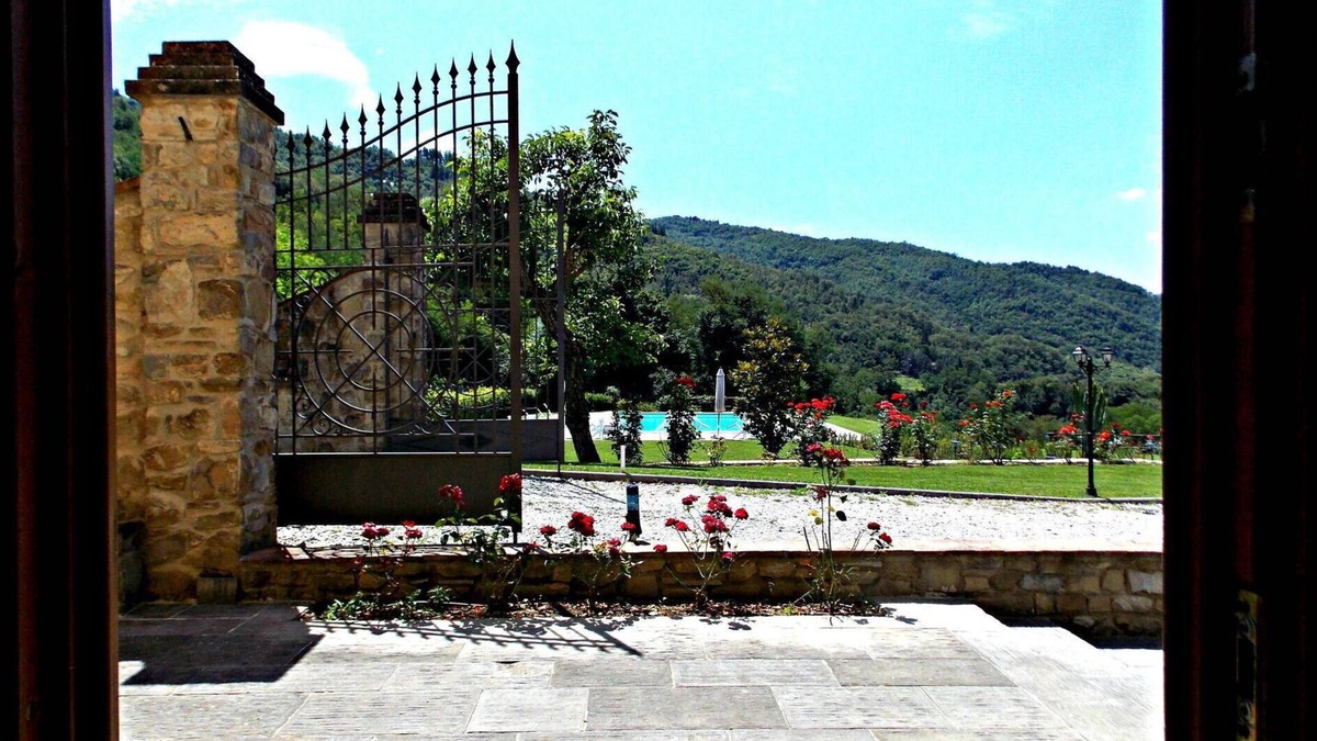 Dicomano Apartment | Nice apartment for 6 guests with WIFI, A/C, pool, TV and pets allowed