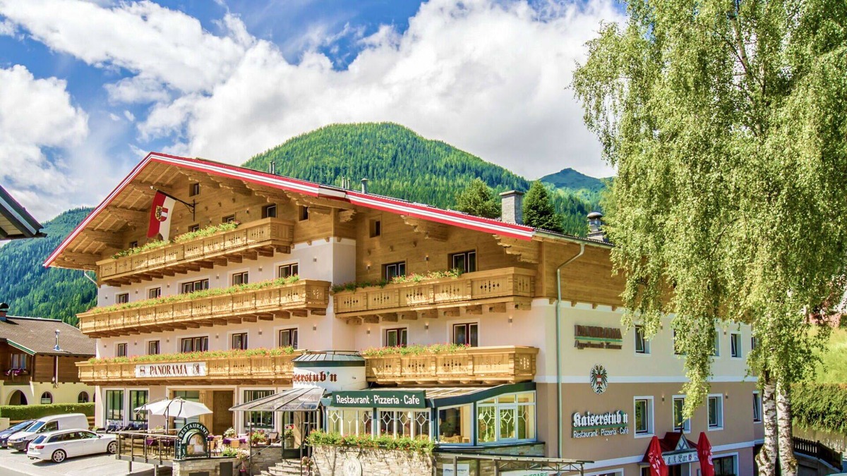 Flachau Apartment | Nice apartment for 6 people with WIFI, TV, balcony, pets allowed and parking