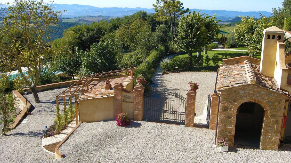 Volterra Apartment | Nice apartment for 6 people with WIFI, pool, TV and pets allowed, close to San Gimignano