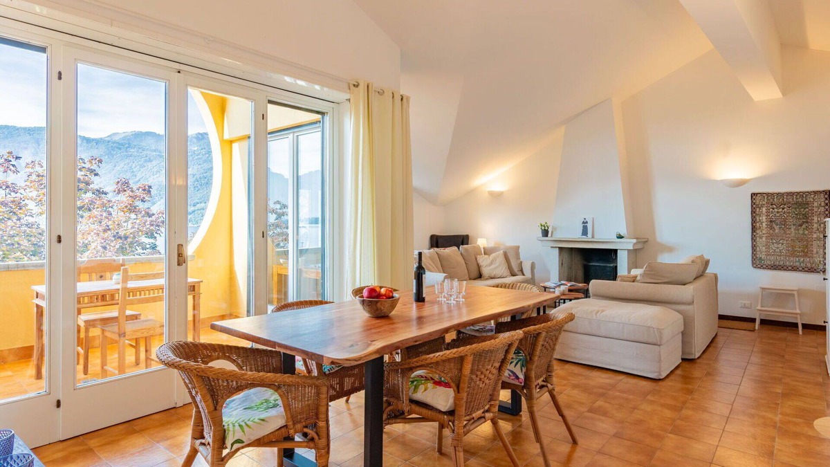 Lierna Apartment | Nice apartment for 6 people with WIFI, pool, TV and balcony