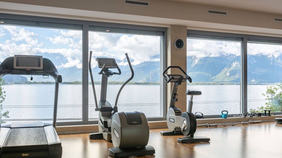 Montreux Apartment | Nice apartment for 7 guests with pool, A/C, WIFI, TV, terrace and panoramic view