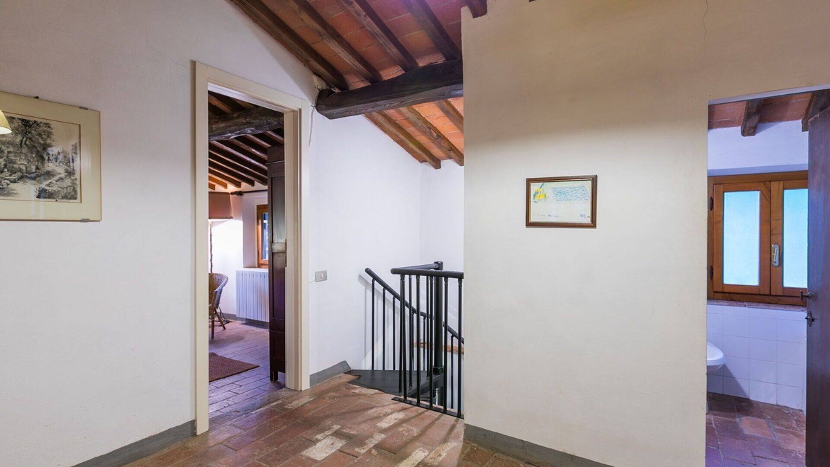 Pescia Apartment | Nice apartment for 7 people with pool, WIFI, TV, patio and pets allowed