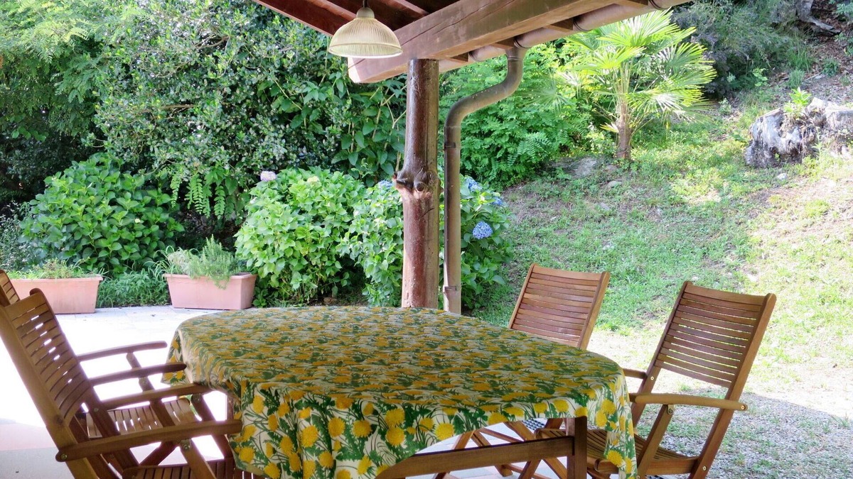 Colmegna Apartment | Nice apartment for 8 people with WIFI, TV, terrace, pets allowed and parking