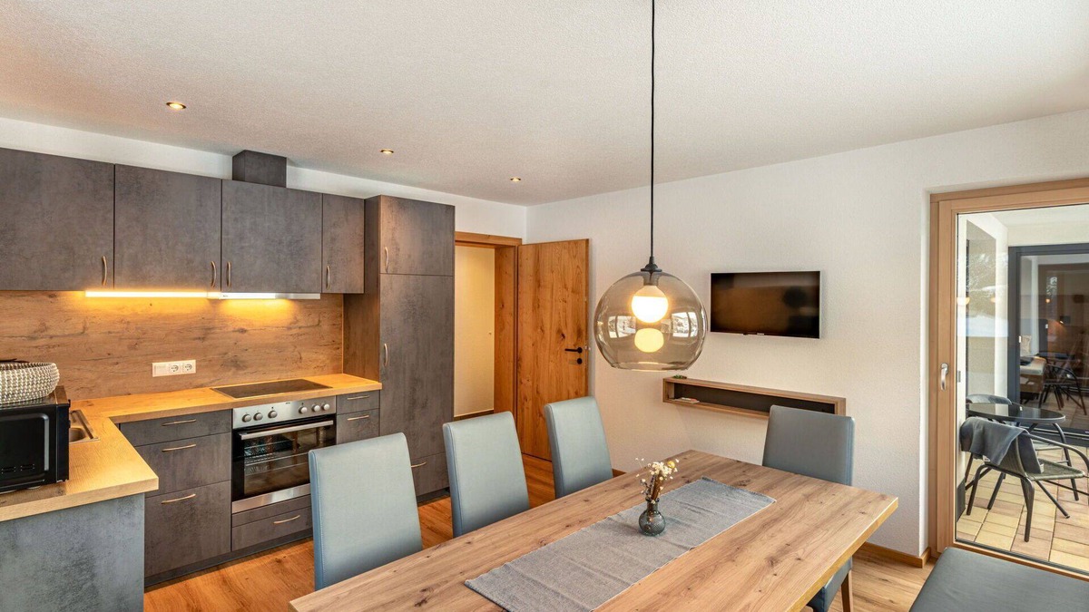 See Apartment | Nice apartment for 8 people with WIFI, TV and balcony