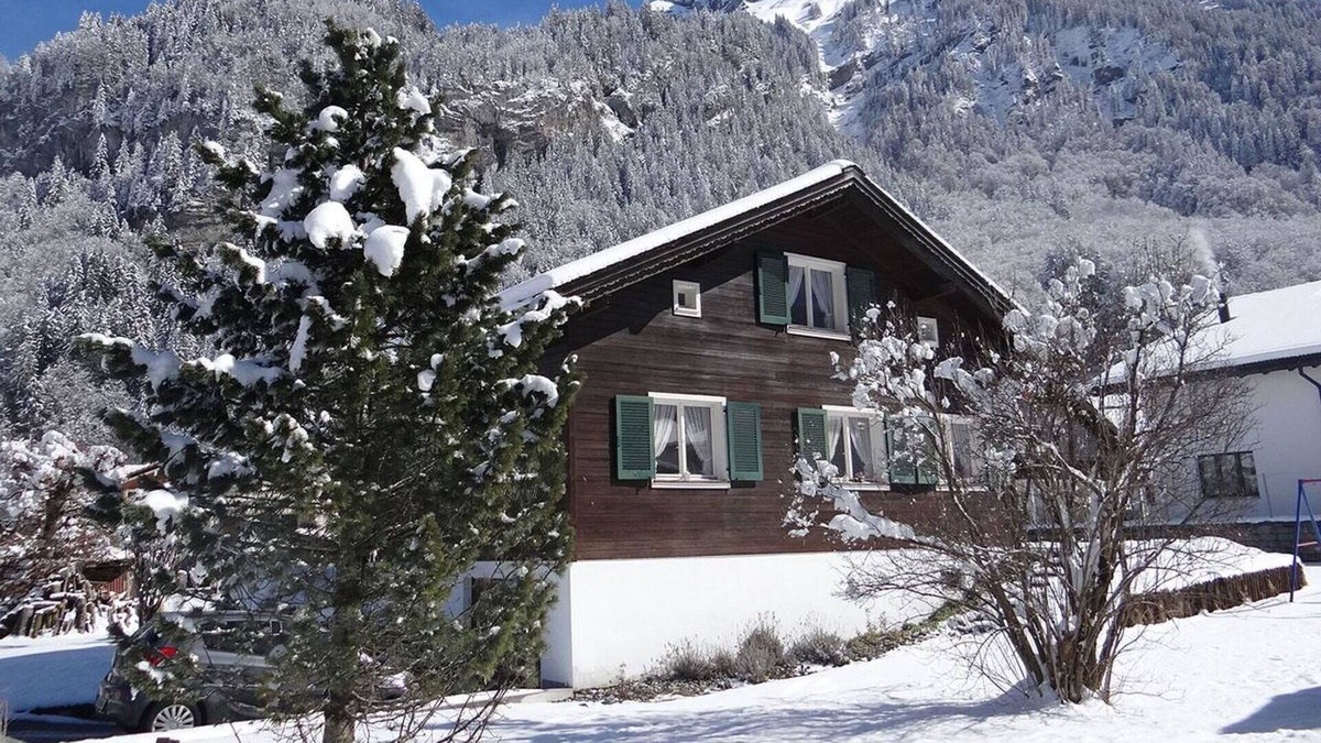 Engelberg Apartment | Nice apartment for 6 people with WIFI, TV, balcony and parking