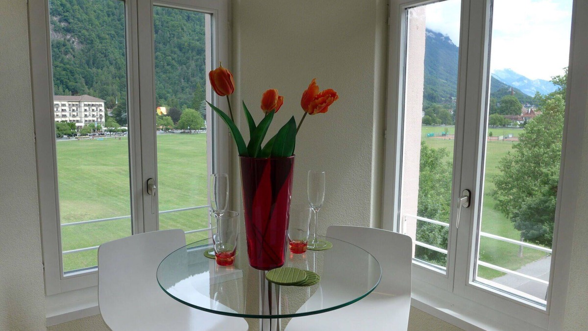 Central Interlaken Apartment | Nice apartment for 4 people with WIFI, TV, balcony and panoramic view