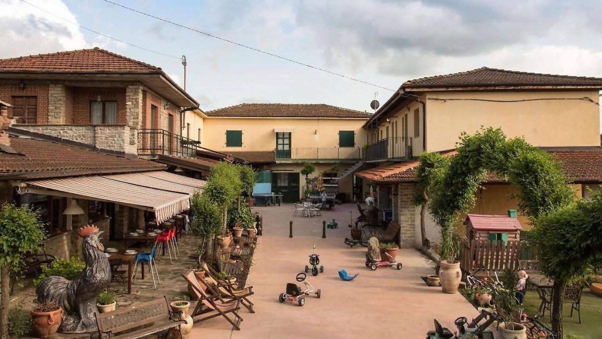Cortemilia Apartment | Nice apartment for 6 guests with pool, WIFI, TV, terrace, pets allowed and parking