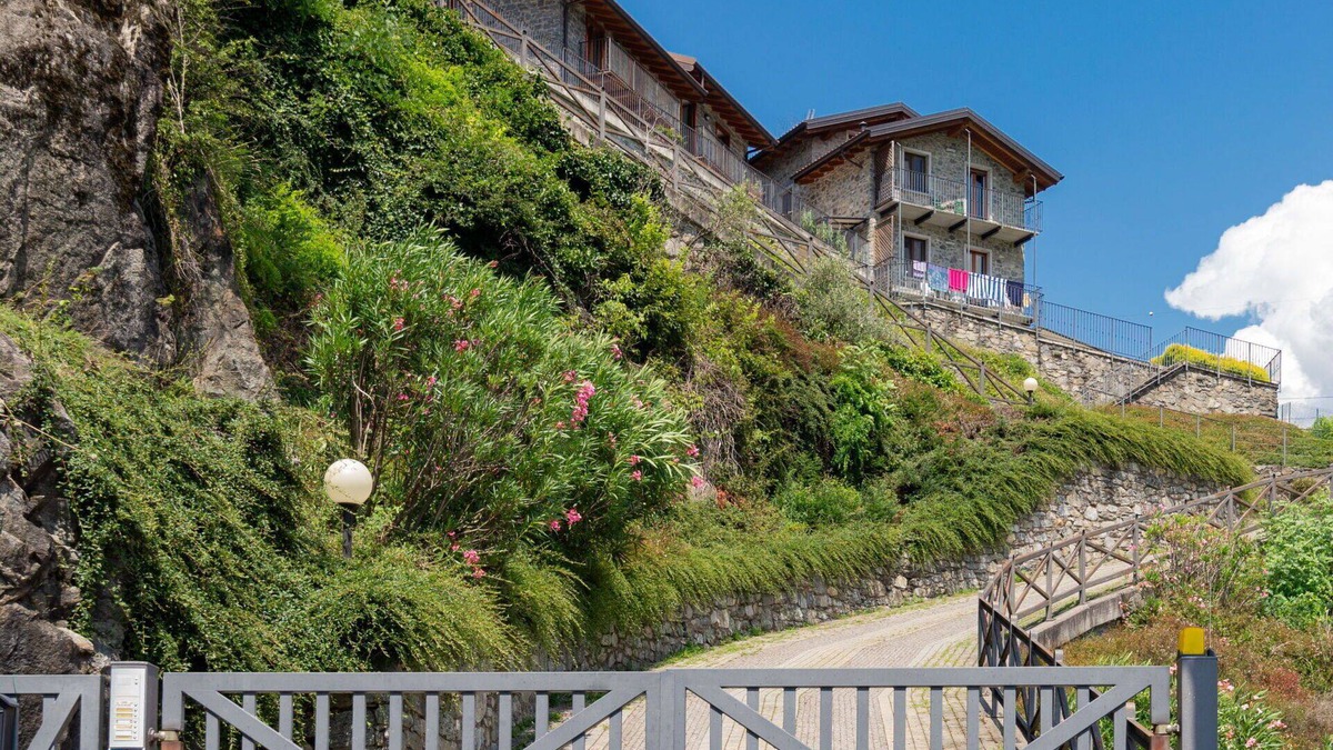 Gera Lario Apartment | Nice apartment for 4 guests with WIFI, balcony, pets allowed and panoramic view
