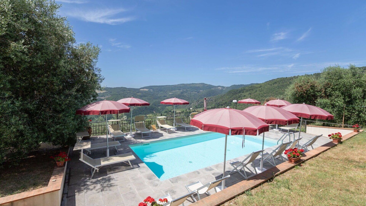 Montebonello Apartment | Nice apartment for 8 people with WIFI, pool, TV, pets allowed and panoramic view