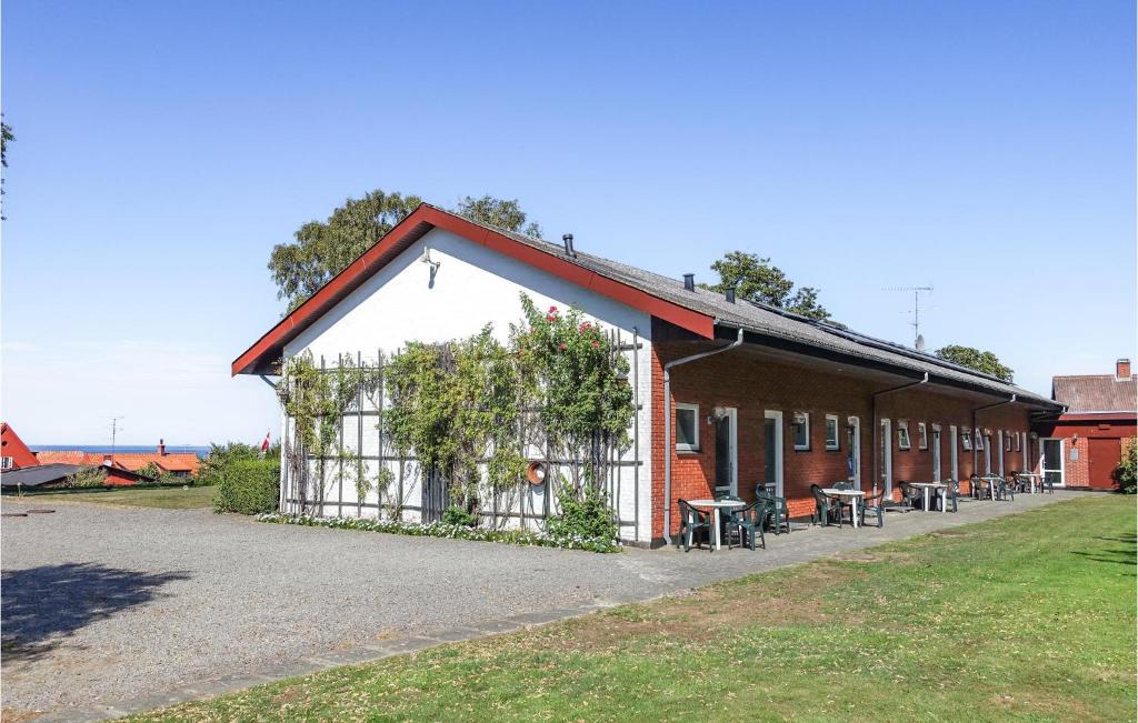 Sandvig Apartment | Nice Apartment In Allinge With Wifi