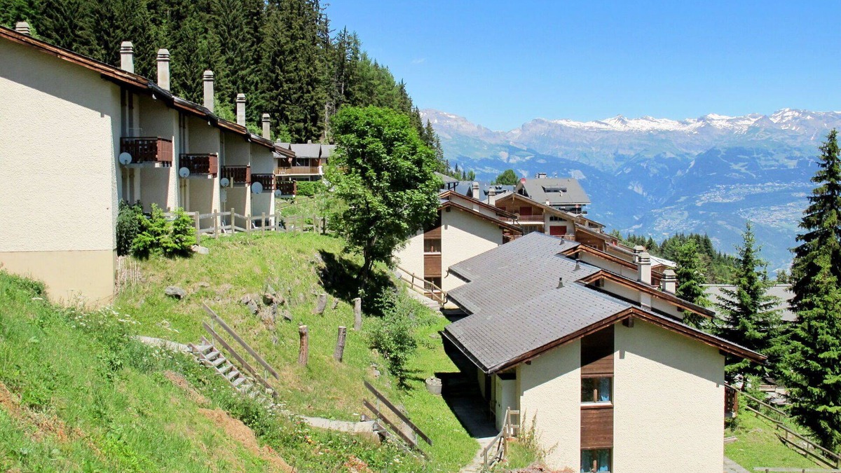Heremence House | Nice apartment in villa for 8 people with WIFI, TV, terrace and parking