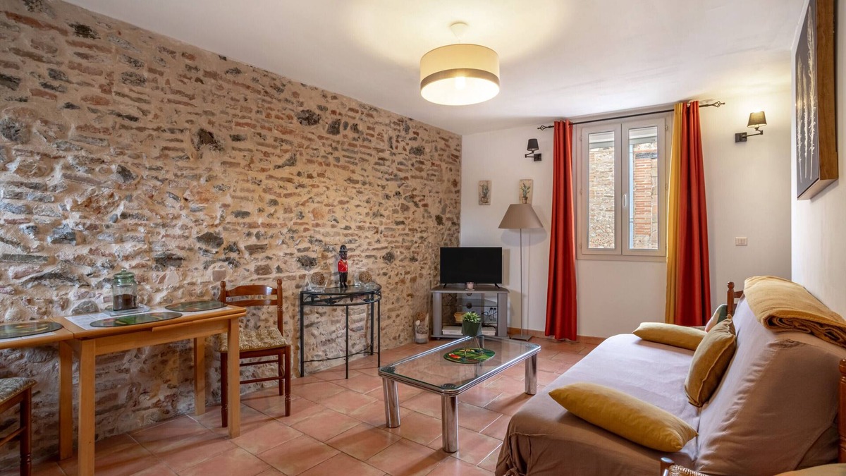 Claira Apartment | Nice Apartment in Claira' with Wi-Fi and air conditioning