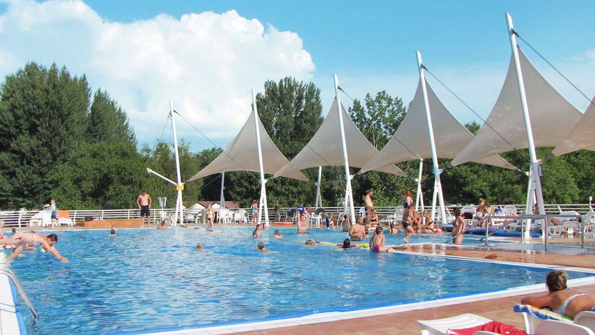Balatonfured House | Nice apartment in villa for 5 people with pool, A/C, WIFI, terrace and parking