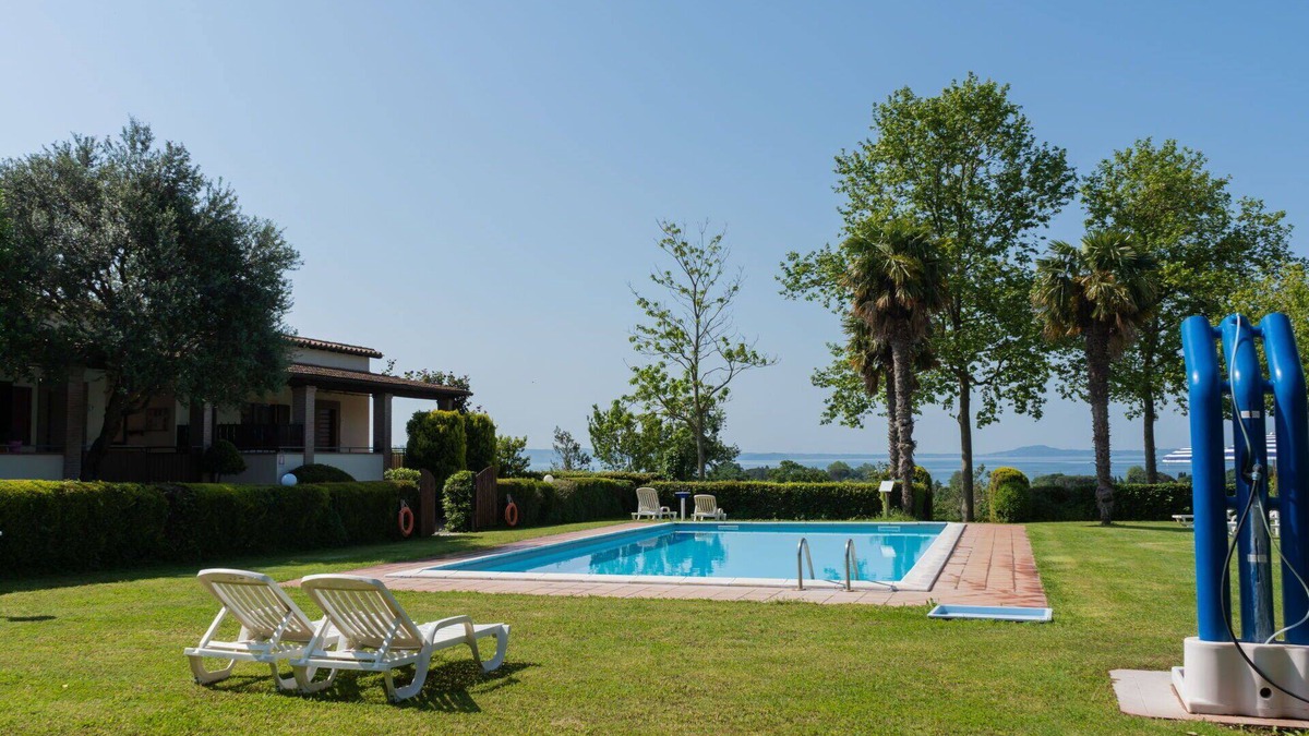 Bolsena Villa | Nice apartment in villa for 5 guests with pool, WIFI, TV, terrace and pets allowed