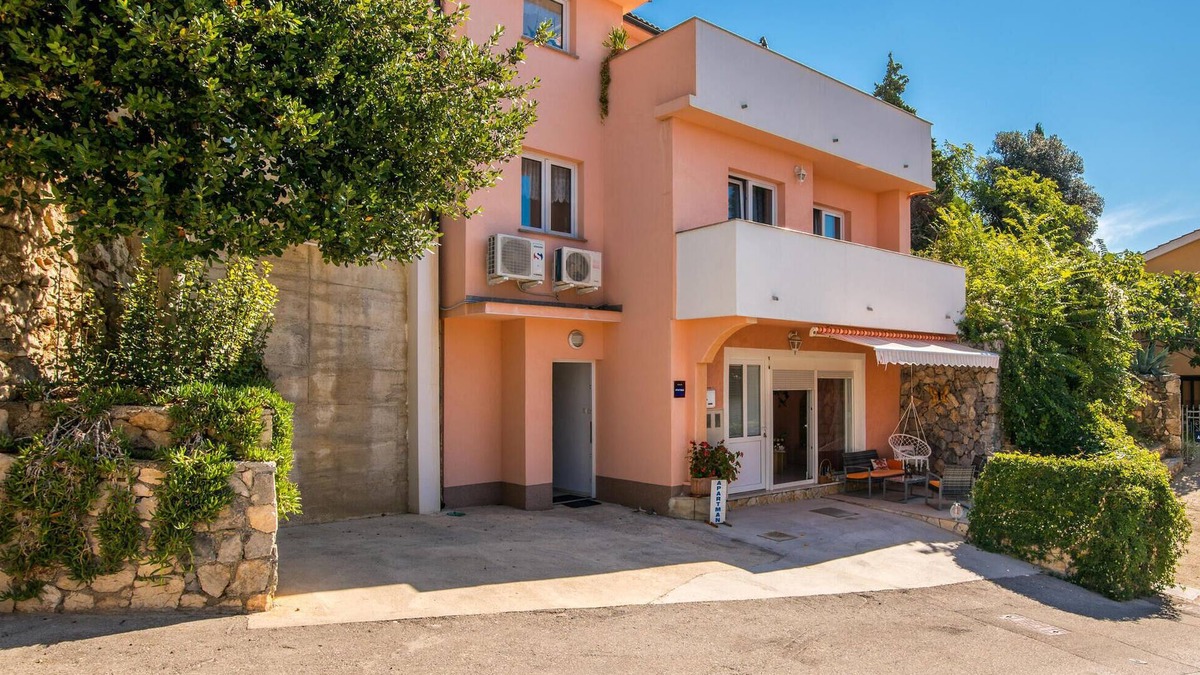 Stara Baska Apartment | Nice apartment in Stara Baska with WiFi
