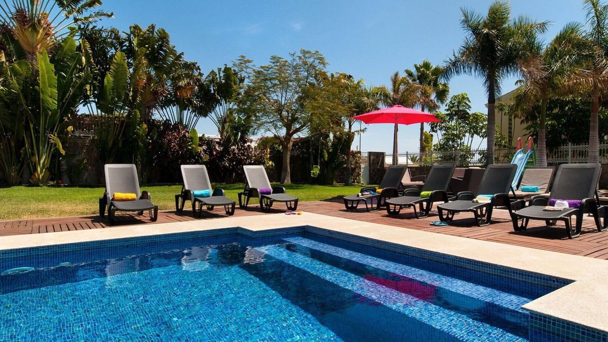 Sonnenland House | Nice apartment in villa for 8 guests with private pool, WIFI, TV and patio