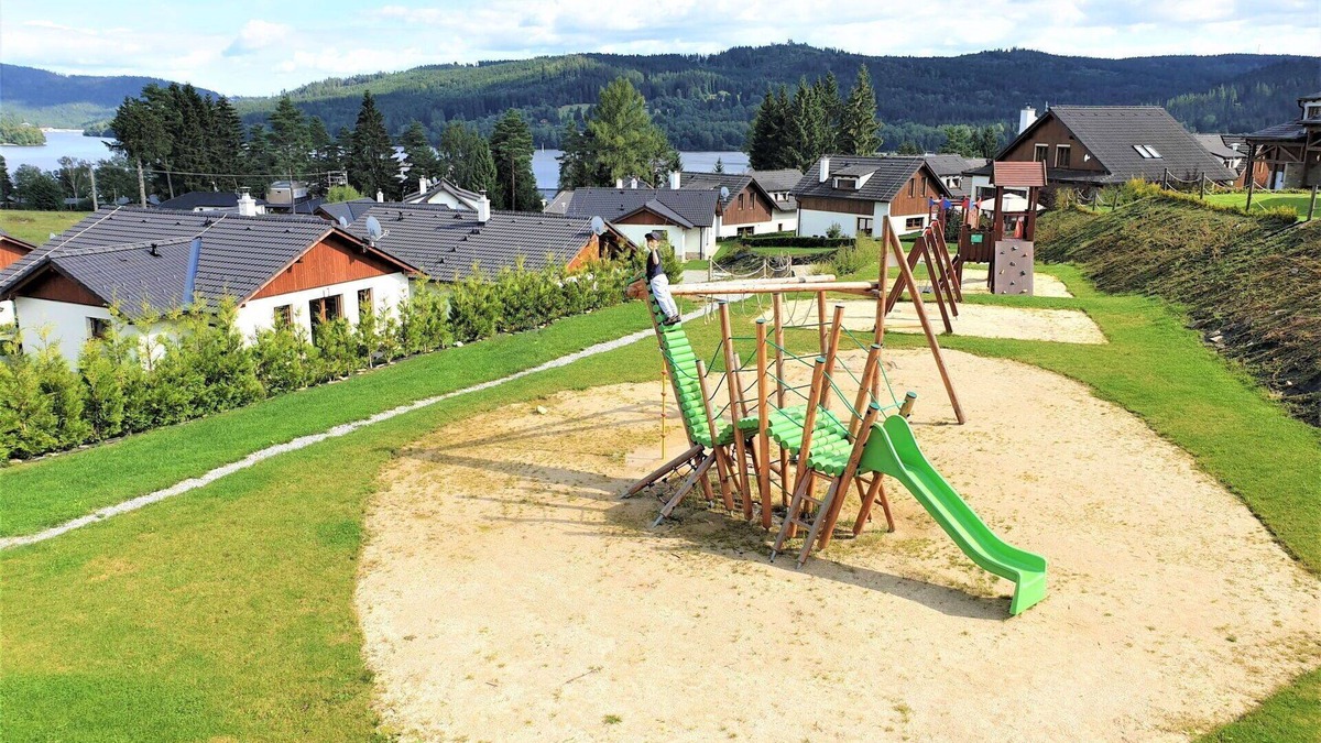 Lipno nad Vltavou House | Nice apartment in villa for 5 guests with WIFI, TV, terrace and pets allowed